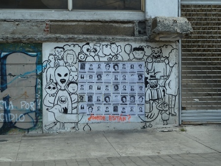 Affischer i Guatemala City påminner om de många människor som försvann under inbördeskriget.
