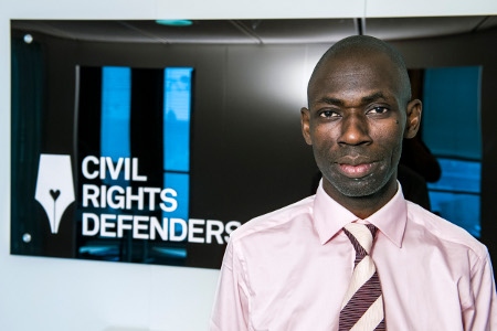 Edmund Yakani fick pris som Årets människorättsförsvarare av Civil Rights Defenders.