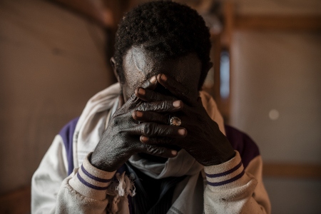 Mustafa Ramadan förlorade sin fru och fem barn  när de flydde undan RSF på väg mot Tchad.