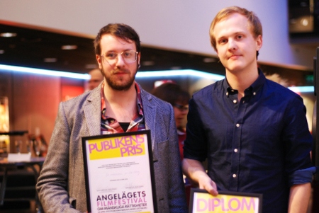 Olle Öberg (till höger) har gjort filmen ”De ansiktslösa”. Här tillsammans med fotografen Josef Samuelsson. 