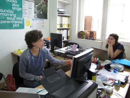Kontoret för Kosovo 2.0 med Cristina Mari och Hana Marku.