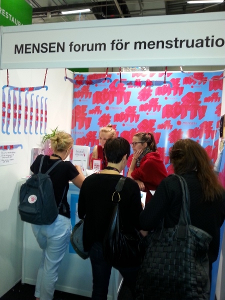 Menstruation berör direkt halva befolkningen under en stor del av livet och har stora samhällskon - sekvenser, men är osynliggjort, privatiserat och området har otillräckliga forskningsresurser, sägs i slutdokumentet från Nordiskt Forum.