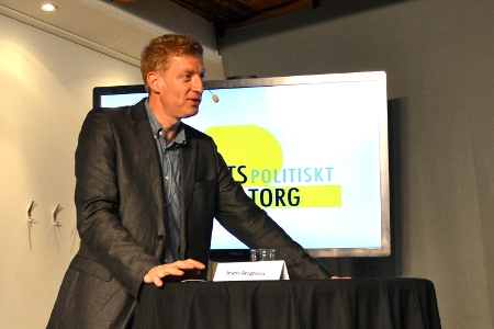 Burmaexperten och författaren Jesper Bengtsson var moderator