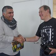 Nabeel Rajab möter Christian Gräslund från grupp 167 i svenska Amnesty.