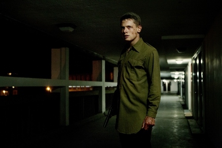 Jack O'Connell spelar soldaten Gary som jagas i Belfast.