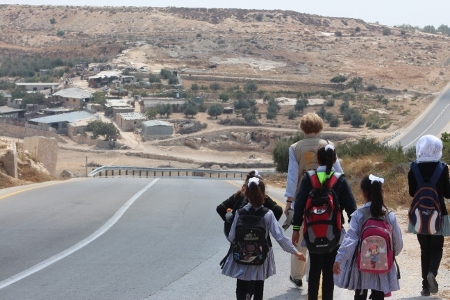 Att eskortera palestinska skolbarn var en av arbetsuppgifterna. 