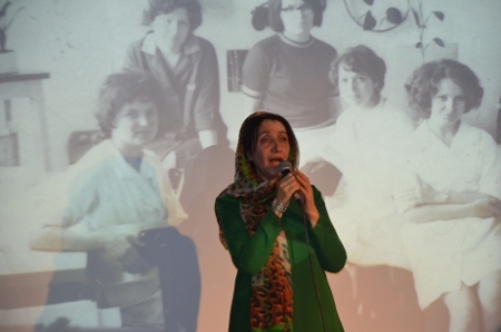  Liza Umarova sjunger om sin ungdoms stad Groznyj, som efter krigen  av FN kallades världens mest förstörda stad.