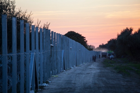 Det ungerska stängslet vid Röszke för att stoppa flyktingar som kommer via Serbien.