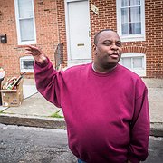 Antoine Bennett satt i fängelse i tre år för att ha skjutit en man i Sandtown, Baltimore. Nu hjälper han andra exfångar i stadsdelen att klara av livet i frihet.