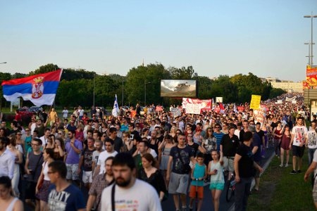 Demonstration i Belgrad den 25 juni mot projektet ”Belgrade Waterfront”.