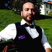 – Varje dag är nyheterna likadana, säger Housam Al-Mosili om kriget i Syrien.