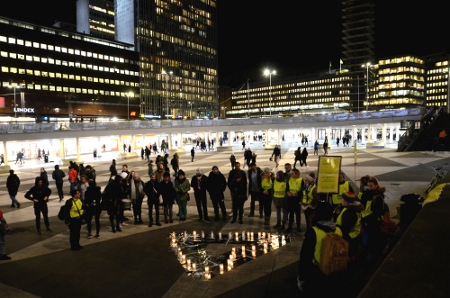 Ljusmanifestation på Sergels torg efter seminariet den 3 november. 