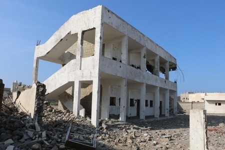 En missil från den Saudiledda koalitionen förstörde hösten 2015 ”al-Shaymeh Education Complex for Girls” i Hodeidah.