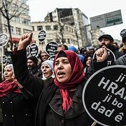 ”VI ÄR ALLA HRANT”. Tusentals personer samlades i Istanbul den 19 januari på tioårsdagen av mordet på Hrant Dink.
