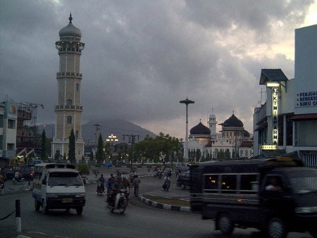 Banda Aceh är huvudstad i provinsen Aceh som efter fredsavtalet år 2005 fick självstyre.