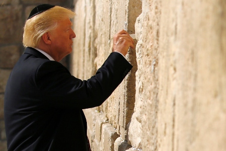 USA:s president Donald Trump vid Klagomuren i Jerusalem 22 maj.