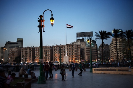 Tahrirtorget i Kairo är sedan länge tömt på demonstranter. Vardagen har åter infunnit sig och torget har åter blivit en plats för umgänge.