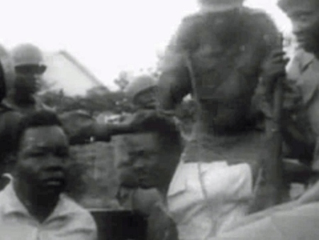  Patrice Lumumba grips i december 1960.