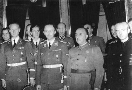 Den 20 oktober 1940 tog Francisco Franco emot Heinrich Himmler och andra ledande nazister i El Pardo-palatset i Madrid. 