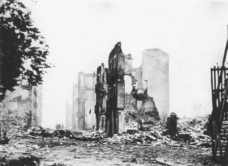 Den 26 april 1937 bombade tyskt flyg den historiska baskiska staden Guernica. Hundratals civila dödades.
