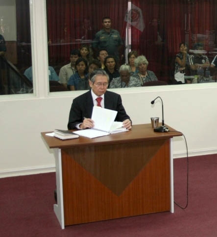 Alberto Fujimori inför rätta i september 2008. Han var president i Peru 1990-2000.  
