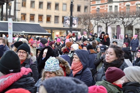 Norrmalmstorg den 21 januari: Ett tusental personer hade samlats.
