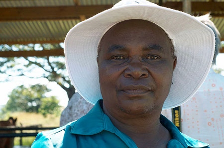 Jane Makunike, som driver en farm i nordöstra Zimbabwe, anser att det viktigaste just nu är att få ordning på landets ekonomi.