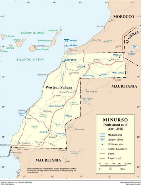 Marocko behärskar sedan 1975 större delen av Västsahara. En vapenvila mellan Marocko och självständighetsrörelsen Polisario övervakas av FN-styrkan Minurso sedan 1991 men FN har inte lyckats organisera någon folkomröstning.