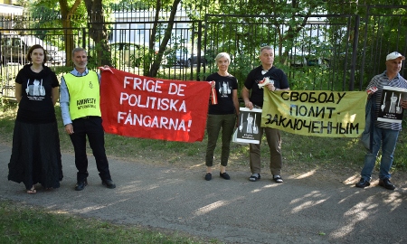 Manifestationen utanför Ryska ambassaden i Stockholm var ett samarrangemang mellan Östgruppen och Amnesty.