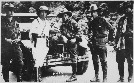 Augusto César Sandino (i mitten) mördades 1934.