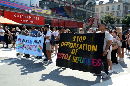 Under manifestationen för hbtqi-personers asylrätt beskrevs utvecklingen inom EU som ”en kapplöpning mot botten”.