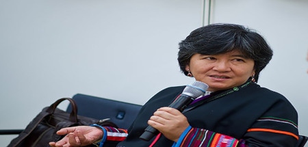 Joan Carling är ordförande i IPMG. Hon kommer från Filippinerna och är aktiv i Cordillera Peoples Alliance (CPA).