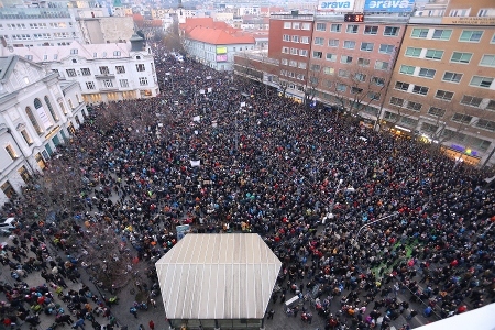 Protestmöte i Slovakiens huvudstad Bratislava den 9 mars. 