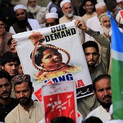 Tiotusentals personer demonstrerade runt om i Pakistan mot att dödsdomen mot Asia Bibi för blasfemi har upphävts.