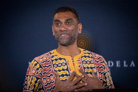 Kumi Naidoo vid en presskonferens den 16 augusti 2018 då han tillträdde som generalsekreterare för Amnesty International.