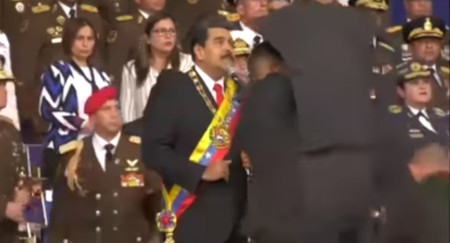  Drönarattacken i Caracas 4 augusti 2018. President Nicolás Maduro skyddas.