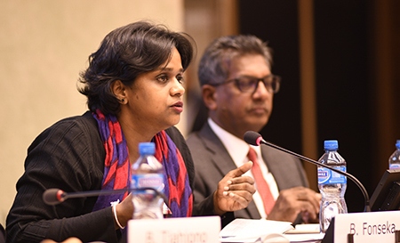 Bhavani Fonseka från organisationen Centre for Policy Alternatives i Colombo var en av talarna vid ett av flera sidoevent som tog upp Sri Lanka.