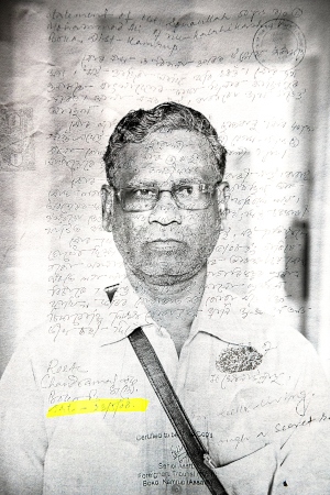 MD. Sanaullah. Tjänstgjorde i indiska armén 1987-2017 då han blev pensionär. En process för att klassa honom som illegal invandrare har drivits utan hans vetskap och med förfalskade dokument. Det fabricerade ”erkännandet” är signerat på en tid och plats då han tjänstgjorde på annan plats med armén.