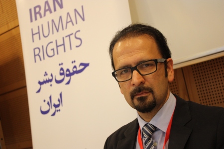 ”Om vi inte löser frågan med bristande mänskliga rättigheter i Iran kommer all framgång på andra områden i landet bara vara tillfällig”, säger Mahmood Amiry-Moghaddam, talesperson på organisationen Iran Human Rights.