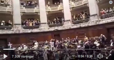 Jubel på åhörarläktaren när kongressens deputeradekammare i Uruguay efter tio timmars debatt den 19 oktober 2018 röstade ja till den nya lagen.