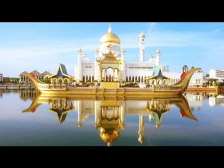 Delar av sultanens palats i Brunei. Palatset är också säte för regeringen.