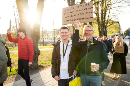 Per Wikholm (till höger) från Laholm tillsammans med Colin Kelly Ryan, studentrepresentant för Amnesty Lund.