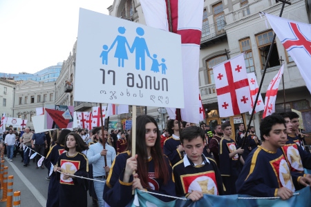 Istället för IDAHOTB hölls den 17 maj en dag "för familjens renhet" i Georgiens huvudstad Tbilisi.