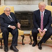 Henry Kissinger inbjuden till USA:s president Donald Trump 10 maj 2017.