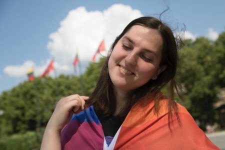 Lina, 24, genomgår just nu hormonbehandlingar för sin transition till kvinna. ”Domstolen har möjlighet att neka en till att ändra sitt juridiska kön. Men jag tror inte det har skett. De fåtalet personer som har gått igenom det här i Litauen hittills har behövt vara väldigt beslutsamma",säger hon.