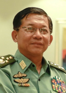 General Min Aung Hlaing leder Myanmars väpnade styrkor. 