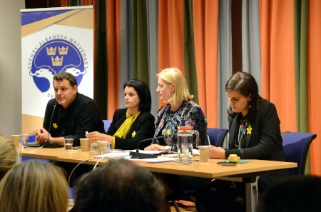 Seminariet på ABF-huset i Stockholm: Shaiptar Oseku (moderator), Vasfije Krasniqi-Goodman, Feride Rushiti och Saranda Bogujevci. 