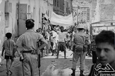 Protester i Aden 1967 mot det brittiska styret.
