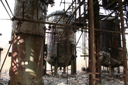  Resterna av MIC-tanken i Bhopal. Bilden tagen år 2008.