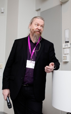  Peter Johansson, forskare och lärare vid Institutionen för globala studier vid Göteborgs universitet samt moderator för seminariet.